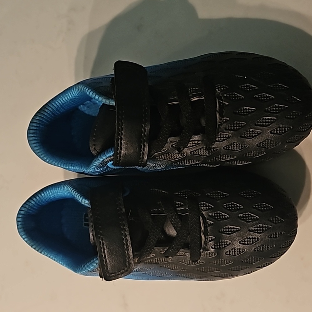 Soccer cleats-velcro
